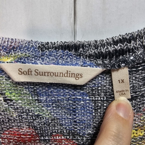 SOFT SURROUNDINGS Women's Knit Floral Print Pullover V-Neck Sweater Size 1X. - Picture 4 of 6